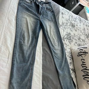 Risen high rise denim. Size 11/30